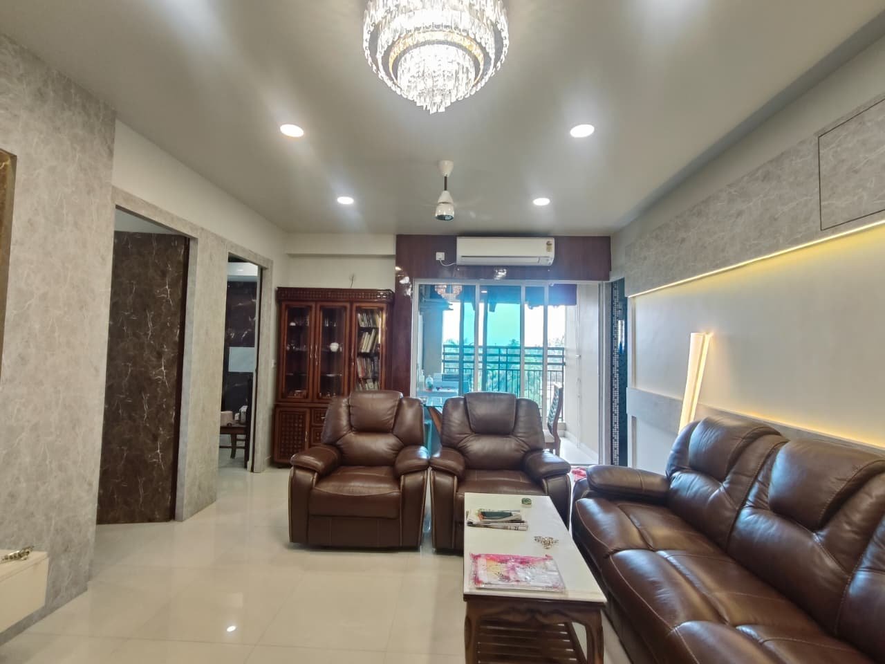 4 bhk flat for sale on Southern Bypass living room view