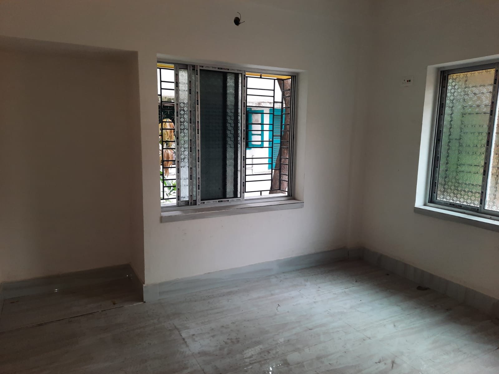 Bed room of 3 BHK Flat For Sale At Behala Chowrasta